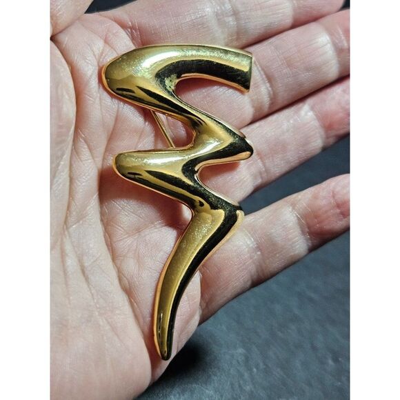 Vintage gold tone swirly swish brooch - Picture 1 of 9
